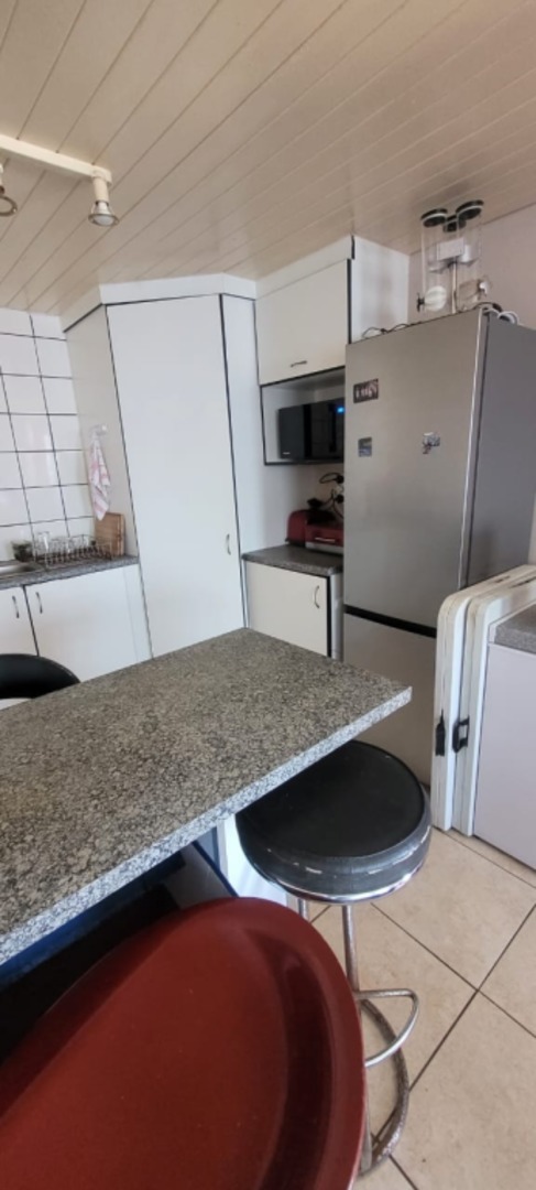 6 Bedroom Property for Sale in Gonubie Eastern Cape